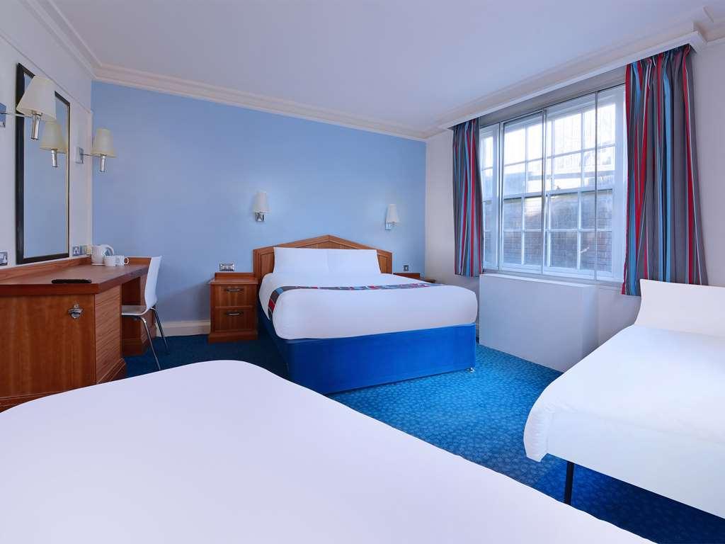 Travelodge Kings Cross Royal Scot London Room photo